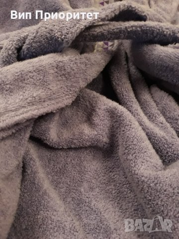 Кралски халат най-високо качество - хладко лилаво със стилна шевица, снимка 16 - Други - 39217671