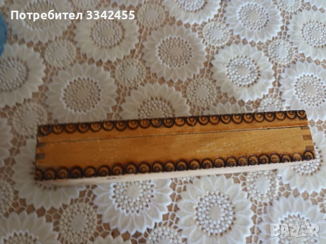 Дървен, лакиран и пирографиран пинал, снимка 5 - Антикварни и старинни предмети - 51032492