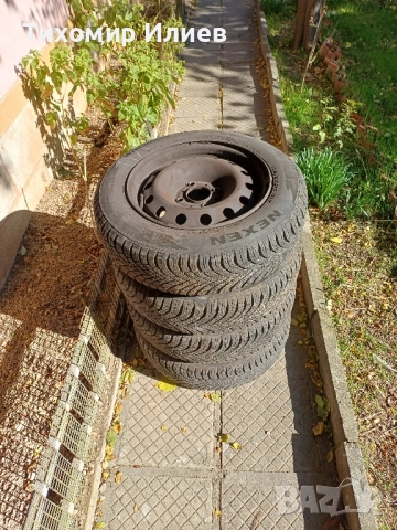 Зимни гуми 165/70 R14 заедно с джантите 