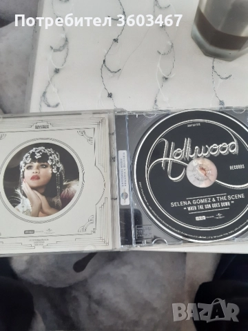 албум на селена гомес, снимка 2 - DVD дискове - 52244942