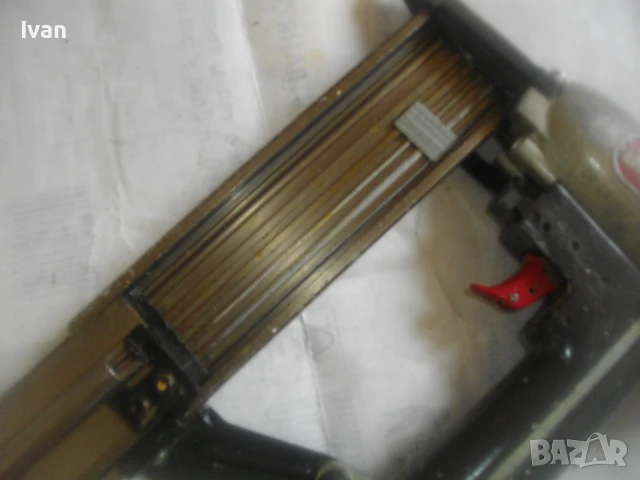 MAX ПНЕВМАТИЧЕН ТАКЕР ЗА ПИРОНИ ДО 50мм ПРОФЕСИОНАЛЕН С ДУРАЛУМИНИЙ ПЪЛНИТЕЛ, снимка 18 - Други инструменти - 51010654