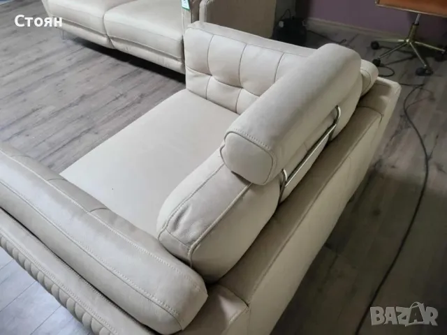 Кремав кожен диван тройка с ел. релакс механизъм и фотьойл, снимка 11 - Дивани и мека мебел - 48620703
