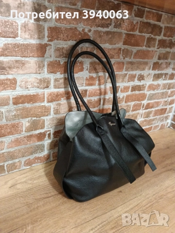 Дамска чанта черна от естествена кожа, снимка 2 - Чанти - 52514680