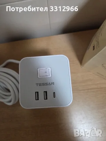 Вертикален разклонител тип кула Tessan (модел TPS03-DE), който включва множество AC контакти и USB, снимка 2 - Друга електроника - 56024943