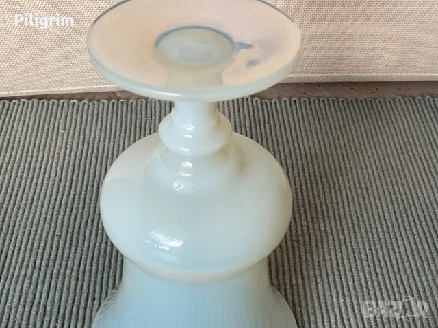 Ваза от опалово стъкло,  Portieux Vallerysthal, Francia., снимка 3 - Вази - 53801750