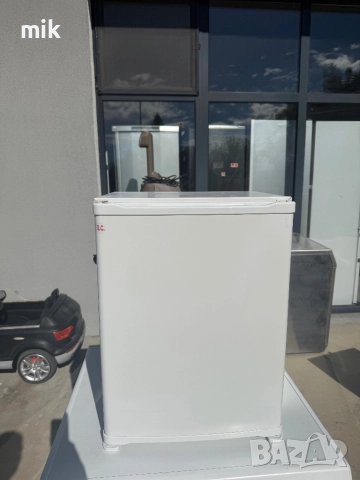 Минибар - Малък хладилник с нагреватели, снимка 2 - Хладилници - 51952072