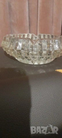 Масивен пепелник от соц-а