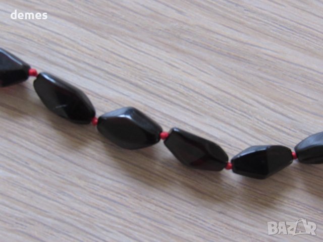 Детско колие-ромбоид от първокласен балтийски кехлибар, снимка 2 - Колиета, медальони, синджири - 41360373