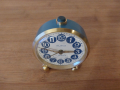 Будилник часовник Слава 2 крачета син корпус, снимка 1 - Антикварни и старинни предмети - 44795053