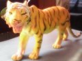 Пластмасов тигър, снимка 1 - Фигурки - 39424633