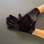 Елегантни къси дамски ръкавици от черен плюш 8635