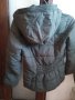 Късо зимно яке с качулка , снимка 1 - Детски якета и елеци - 42012329