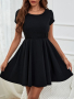 Малка черна рокля, снимка 1 - Рокли - 44827510