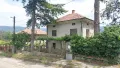 Масивна двуетажна къща 148м2, селскостопански постройки и двор 1126м2 с. Слатина 25км от Карлово, снимка 1