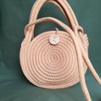 Продавам кръгла плетена дамска чанта, снимка 1 - Чанти - 34033278