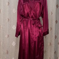 Hunkemoller L/XXL Сатенен дълъг халат  цвят бордо, снимка 1 - Нощници - 39297545