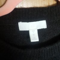 НАМАЛЕН - H&M нов черен пуловер с брошка, снимка 4 - Блузи с дълъг ръкав и пуловери - 40567352