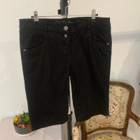 Черни дънки до коляното в размер М, снимка 5 - Къси панталони и бермуди - 44779474
