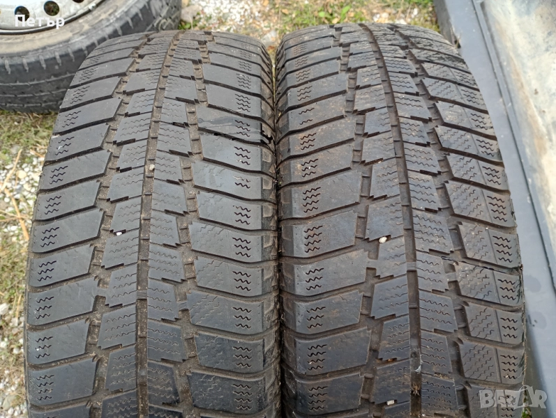 2 броя зимни гуми 205/65/16C Dot3011 Цената е за двете, снимка 1