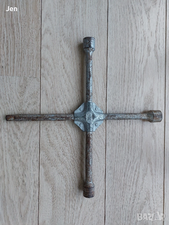 Ключ за джанти, снимка 1