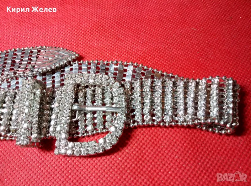 ПРЕКРАСЕН АЖУРЕН ДАМСКИ ПОСРЕБРЕН МЕТАЛЕН КОЛАН с БЛЕСТЯЩИ ФАСЕТИРАНИ КРИСТАЛИ 32867, снимка 1