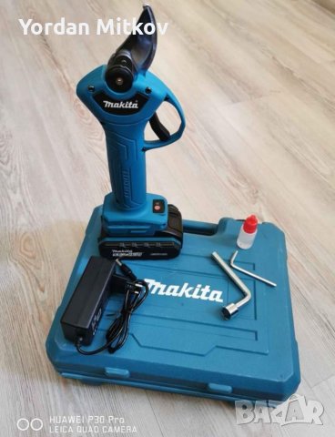 Акумулаторна ножица Makita , снимка 2 - Градинска техника - 39372376