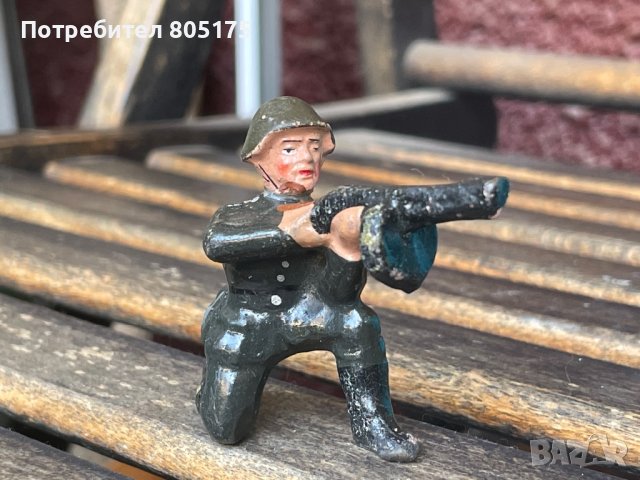 Фигурка войник . Втора световна война.Руснак командос с Шпагин. Elastolin Lineol