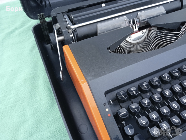 хеброс 1300 Ф Пишеща машина кирилица, снимка 6 - Други ценни предмети - 36384102