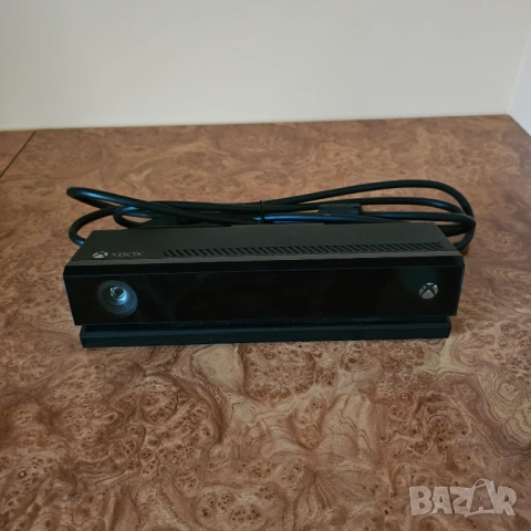 XBOX ONE 1TB + Kinect камера, 2 джойстика, 2 игри PS4 PS5 PlayStation, снимка 8 - Xbox конзоли - 53465922