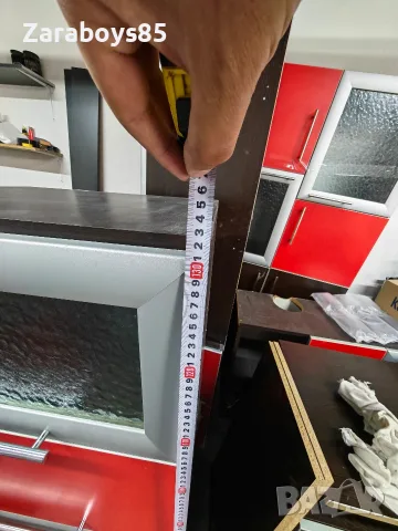 Продавам шкафче с три вратички , снимка 3 - Шкафове - 56239815