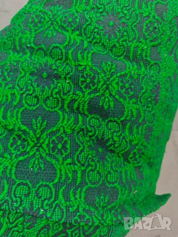 Продавам Зелен килим / покривало за легло, снимка 2 - Олекотени завивки и одеяла - 51750280