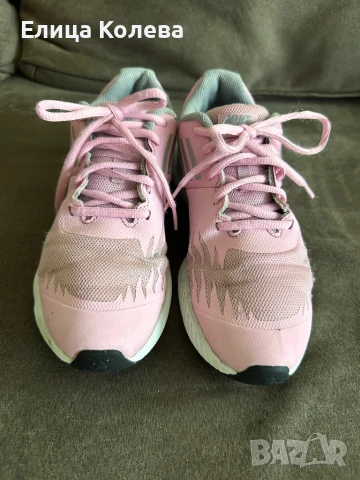 Nike розови маратонки номер 36,5-37, снимка 2 - Детски маратонки - 50722273