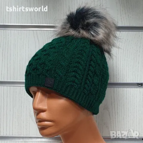 Нова дамска плетена шапка с помпон/пух в зелен цвят