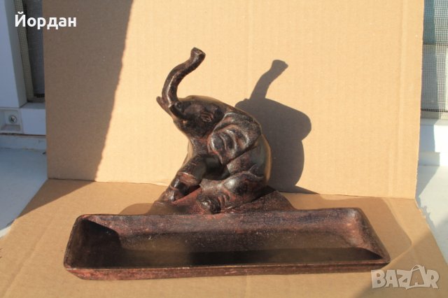 Стара бронзова фигура за писалки