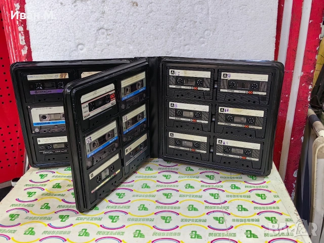 27 касети с дискотечна музика 