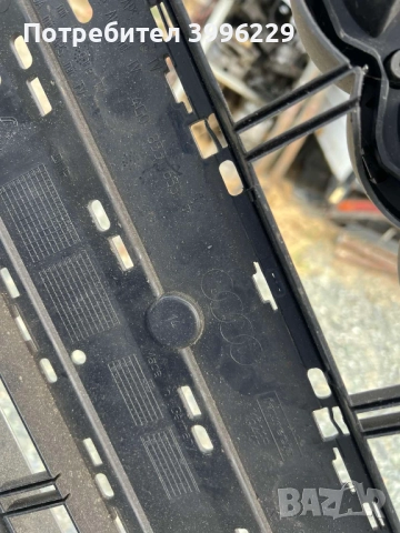 Решетка предна броня Ауди а6 ц7/A6/C7 С6/S6 4G0853653, снимка 2 - Части - 52923388