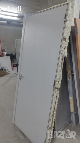 Врата интериорна  с каса брава  дръжки и ключ  90/214см дясна, снимка 7 - Дограми - 52769348