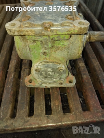 Червячен редуктор 1Ч-63А (1:10) – СССР | С ремъчна шайба |, снимка 3 - Други машини и части - 53751933