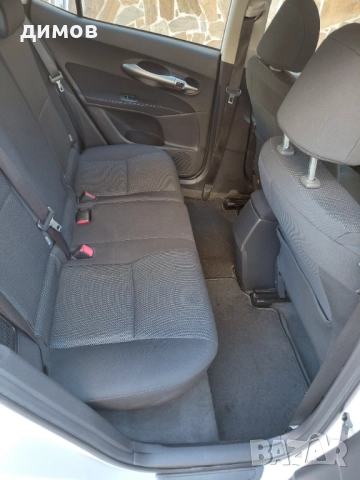 Toyota Auris Hybrid 2012 - Euro 5, снимка 8 - Автомобили и джипове - 52838691