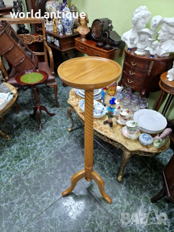 Прекрасна антикварна френска висока дървена масичка , снимка 2 - Антикварни и старинни предмети - 52310183