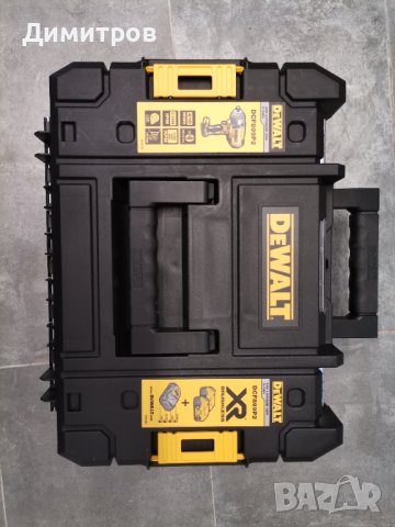  Нов куфар за гайковерт девалт с две батерий и зарядно. , снимка 1 - Винтоверти - 39811394