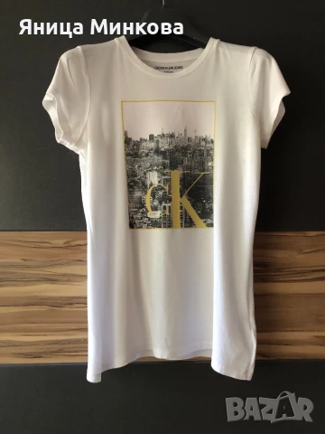 Дамска тениска Calvin Klein, снимка 2 - Тениски - 51318272