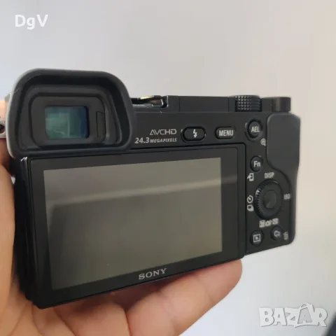 Sony A6000 + 2 обективa Sony SEL 16-50mm f/3.5-5.6 PZ обектив Sony SEL 55-210mm, снимка 9 - Фотоапарати - 55864188