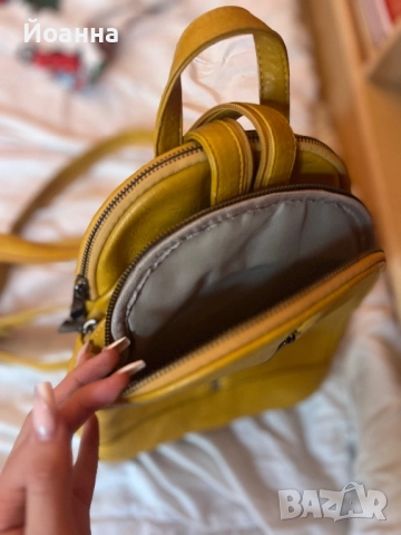 Дамска раница, снимка 3 - Раници - 51658837