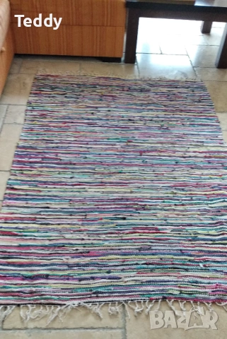 Красива многоцветна пътека черга, ръчна изработка