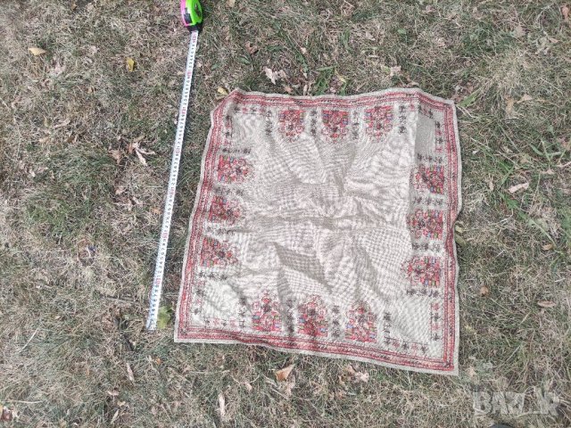 Продавам малки покривки с шевица ,бродерия, снимка 4 - Антикварни и старинни предмети - 41741660