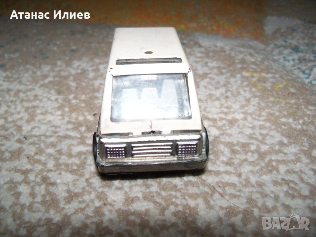 Малка ламаринена количка бърза помощ, соц играчка, снимка 2 - Коли, камиони, мотори, писти - 51962407