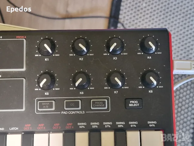 akai mpk mini midi keyboard controller клавиатура, снимка 3 - Пиана - 55734401