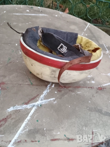 Каска от 60-те години, снимка 3 - Аксесоари и консумативи - 52579250