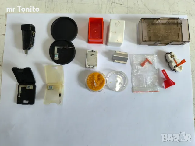 Лот грамофонни дози и игли